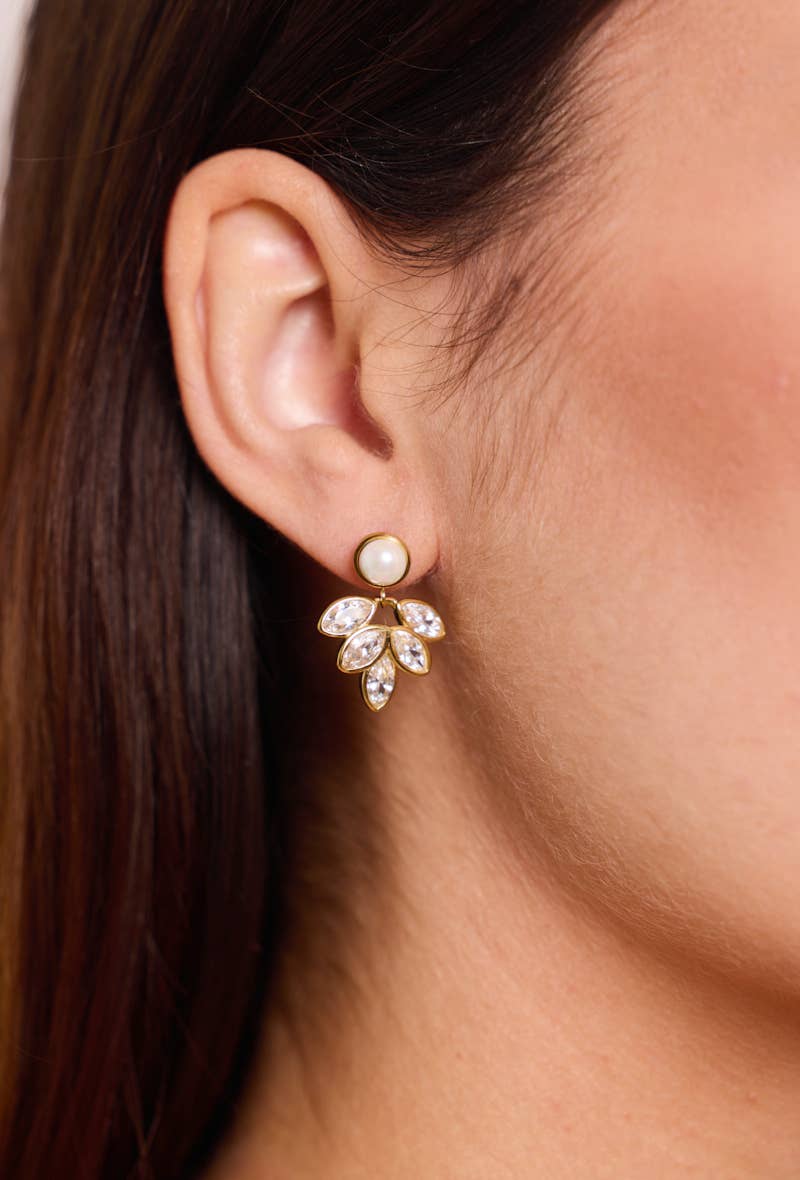 Pearl Leaf earrings - Yellow Gold