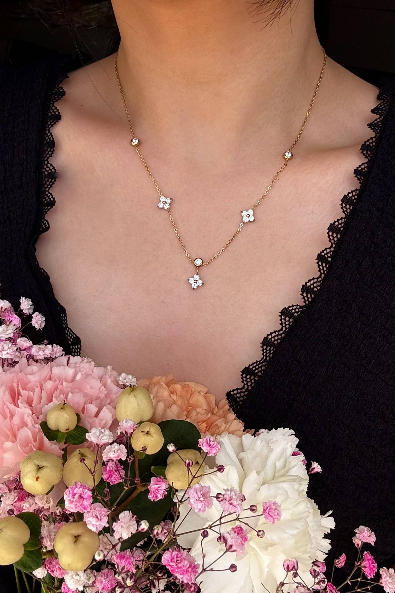 Twinkle Little Star necklace - Yellow Gold